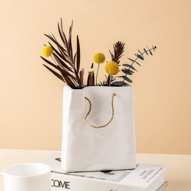 Nordic Creative Shopping Basket ceramic Vase Bag Decoration Simple Dried Flower Arrangement Vase Table Decoration